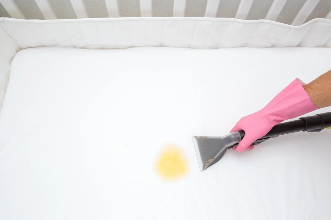 Hydrovacuum Cleaning - Baby Crib di Haifresh
