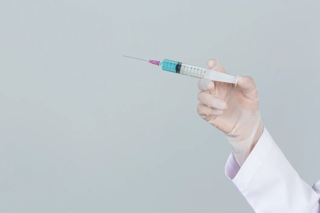Vaksin Influenza Vaxigrip Tetra 4 Strains + Injeksi Vit C + Neurobion di Westerindo