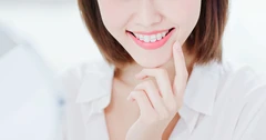 Retainer Lepasan Hawley 2 Rahang di Brillo Dental Care