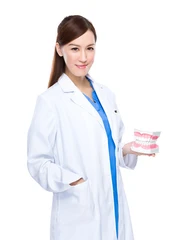 Gigi Palsu Lepasan Akrilik (Plat + Gigi Full 1 Rahang) di Empire Dental Studio
