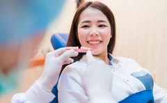 Bridge Akrilik di Empire Dental Studio