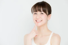 Bleaching Gigi dengan LED + Aplikasi Anti-Ngilu di AM Dental Care