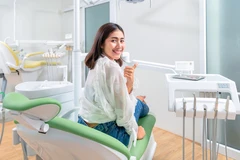 Pelepasan Behel di di Klinik Gigi Dewi