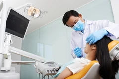 Scaling Gigi + Polishing + Aplikasi Fluoride Dental Theory Clinic JGC