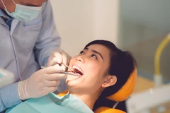 Scaling Gigi + Polishing + Pemeriksaan Gigi + Konsultasi + di Klinik Gigi Dentalosophy