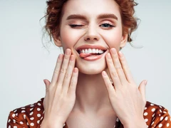 Bleaching Gigi + Scaling Gigi + Aplikasi Fluoride di Dentaline Dental Care