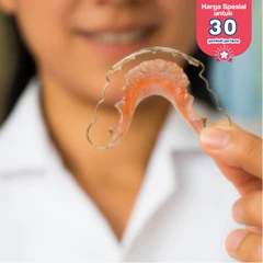 Retainer Lepasan Hawley 1 Rahang di Dentistique Clinic
