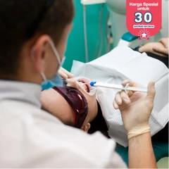 Tambal Estetis Gigi Depan di Akatara Clinic