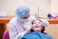 Tambal Gigi Belakang (Dewasa) di Akatara Clinic