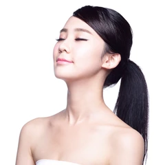 Therapy Treatment Neck Facial di Light Skin Clinic