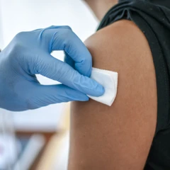 Vaksin Meningitis di Amalia Medical Center