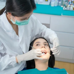 Tumpatan GIC Sedang di Klinik Surya Medika