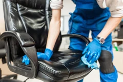 Hydrovacuum Kursi Direktur di Robo Cleanup