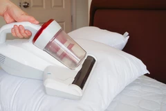 Deep Washing Bantal/Guling Dewasa di Robo Cleanup