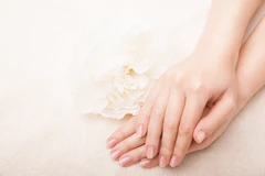 Peeling Tangan di Nadisa Beauty Care