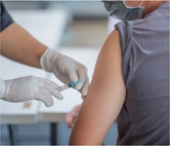 Home Care Vaksin Meningitis di Klinik Glowing Anti Aging & Wellness
