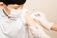 Vaksin Tetraxim (DPT + Polio) di Amnion Clinic