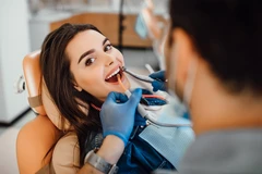 Dental Spa (untuk perokok/tea/kopi) di Drg. Leony Ricci