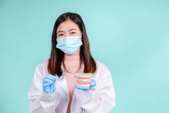 Pengisian Saluran Akar Ganda (2 akar) di Klinik Vita Sehat