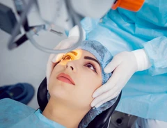 Operasi Katarak Metode Phaco Iol Toric Multifocal (Lensa Berbagai Jarak & Silinder) di Klinik Utama JHC (Kardia Eye Center)