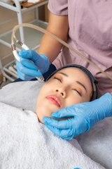 Facial Diamond Peel di NULOOK Anti Aging & Regenerative Center