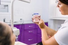 Odontektomi kelas 1 (Spesialis Bedah Mulut) di Care Clinic