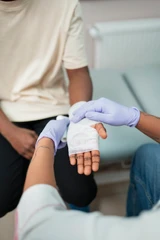 Ganti Verban Sedang 5–10 cm di Klinik Edelweiss