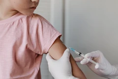 Vaksin Meningitis dan Vaksin Polio + ICV Electronic di Klinik Utama Siaga Medika