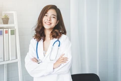 Mencukur Gundul Bayi di Emyu Healthcare