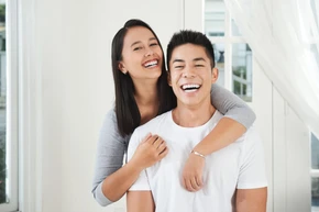 Paket Couple: Bleaching Gigi + Pemeriksaan dengan Kamera IntraOral untuk 2 Orang di Pixel Dental
