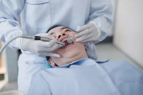 Scaling dan Pembersihan Gigi (Airflow) di Olive Dental