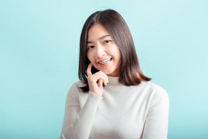 Pasang Behel Metal oleh drg. Umum di Agata Dental