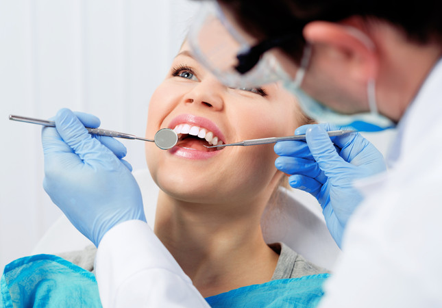 Kuretase per Regio oleh drg. Umum di Smile Up Dental Clinic