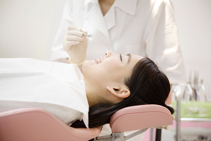 Scaling 2 Rahang Kasus Sedang oleh drg. Umum di Passion Dental Care
