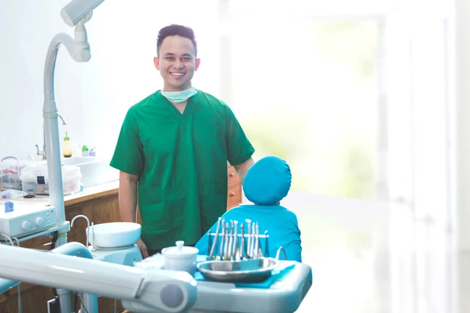 Splinting Gigi (per regio) di Host Dental Clinic