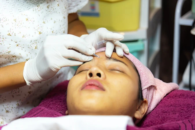 Combo Facial Treatment 3x di AVEIA Clinic