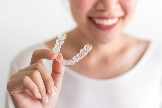 Retainer Lepasan (Essix) di Klinik Gigi Dewi