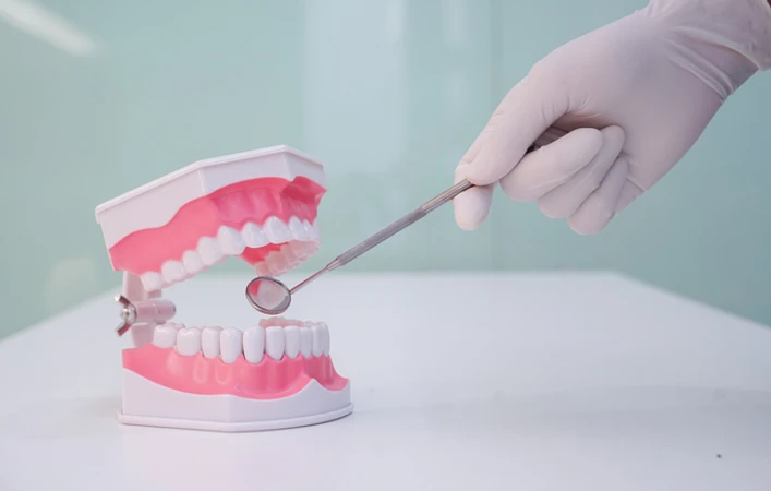 Gigi Tiruan per Gigi di Pixel Dental