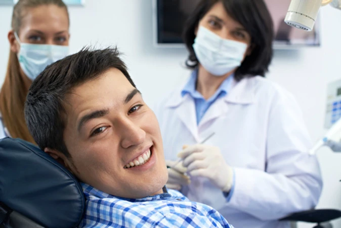 Direct Veneer Komposit Amaris Germany di Klinik Gigi Senyum Ceria