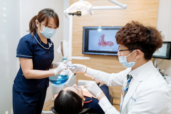 Direct Veneer Komposit + Pemeriksaan Intraoral di A8 Dental