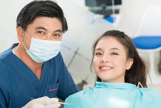 Direct Veneer Komposit + Pemeriksaan Intraoral di Pixel Dental