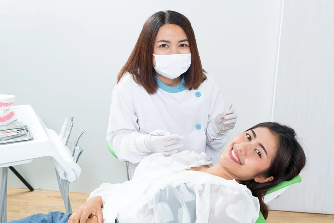 Scaling Gigi + Polishing di AM Dental Care
