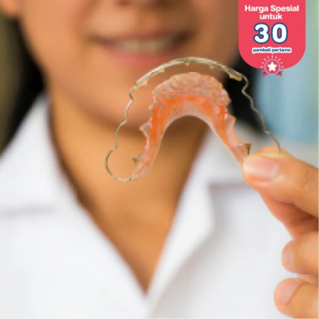 Retainer Lepasan Hawley 1 Rahang di Dentistique Clinic