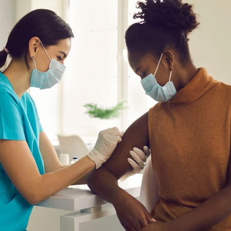 Injeksi Vitamin C (Home Service Bogor) di Klinik Glowing Anti Aging & Wellness