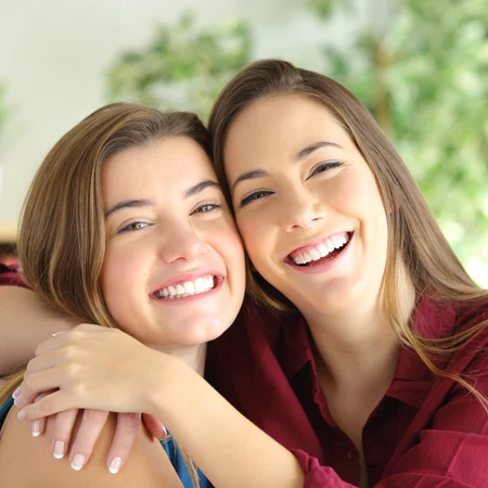 Scaling Gigi Paket Couple di Ruang Dental Clinic