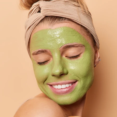 Facial Green Tea di Light Skin Clinic
