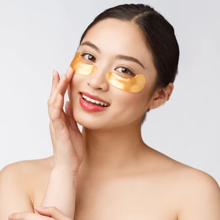 Therapy Treatment Gold Eye di Light Skin Clinic