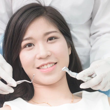 Scaling Gigi (Kasus Berat/Kelas III) di Klinik Gigi Cheer Up