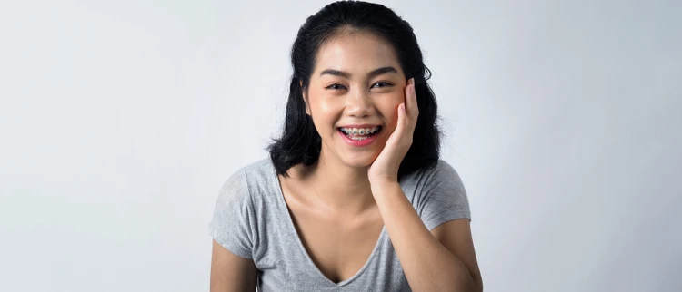 Pasang Behel Metal Standar Desain Milenial oleh drg. Umum di Edental