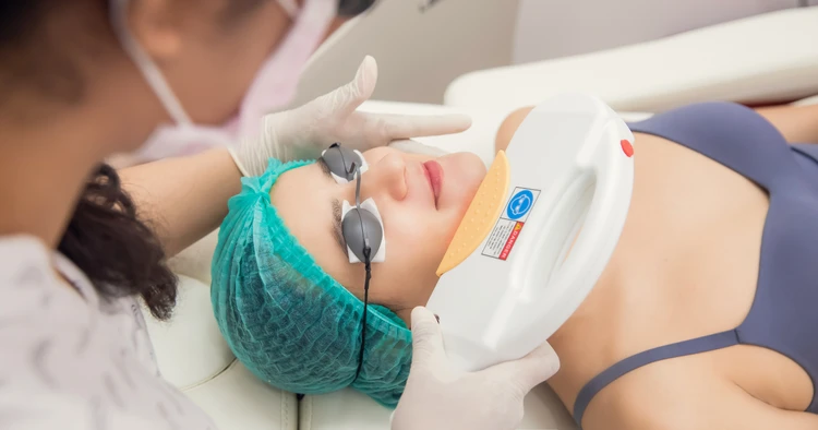 Laser Blackdoll+IPL Rejuve+Peeling Eropa di Nadisa Beauty Care